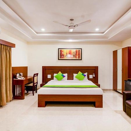 Treebo Trend Hotel Jp Plaza Nampally Гайдарабад Екстер'єр фото