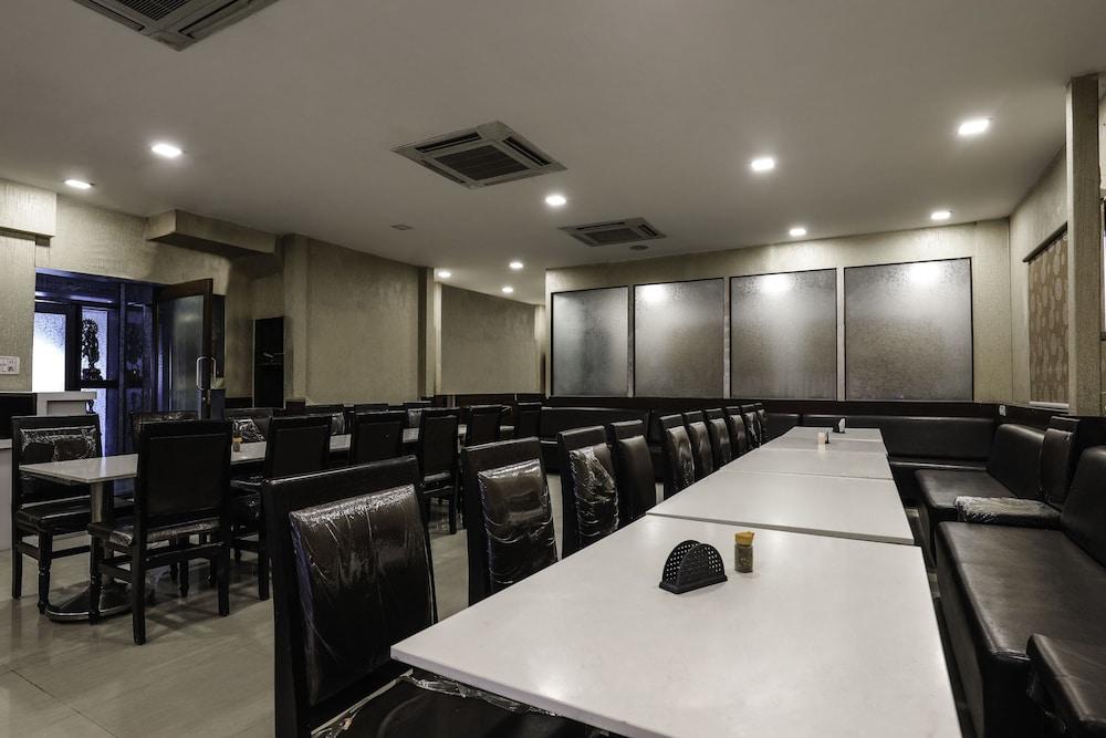 Treebo Trend Hotel Jp Plaza Nampally Гайдарабад Екстер'єр фото