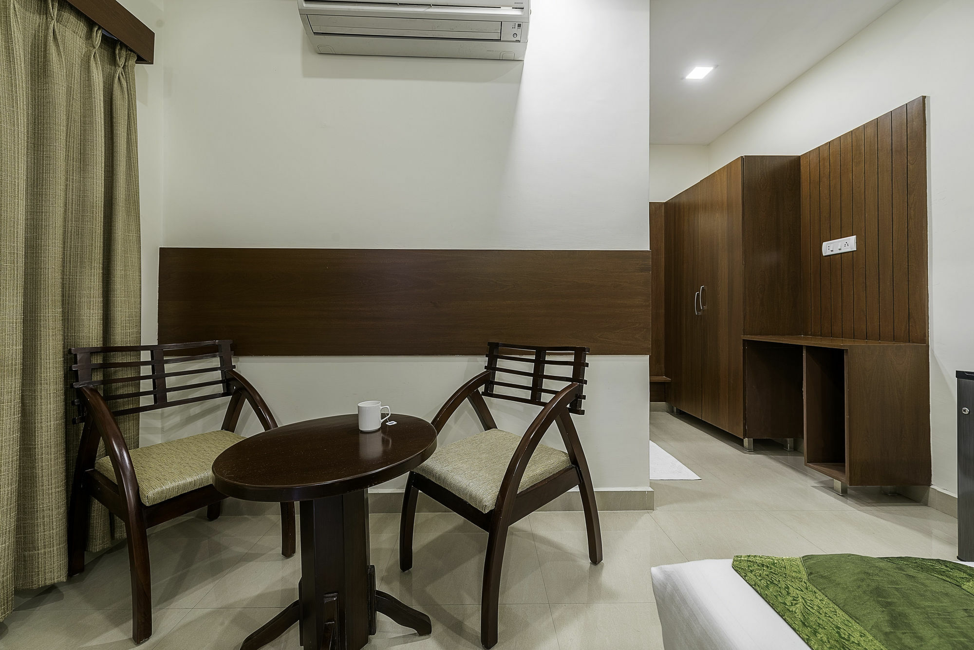 Treebo Trend Hotel Jp Plaza Nampally Гайдарабад Екстер'єр фото