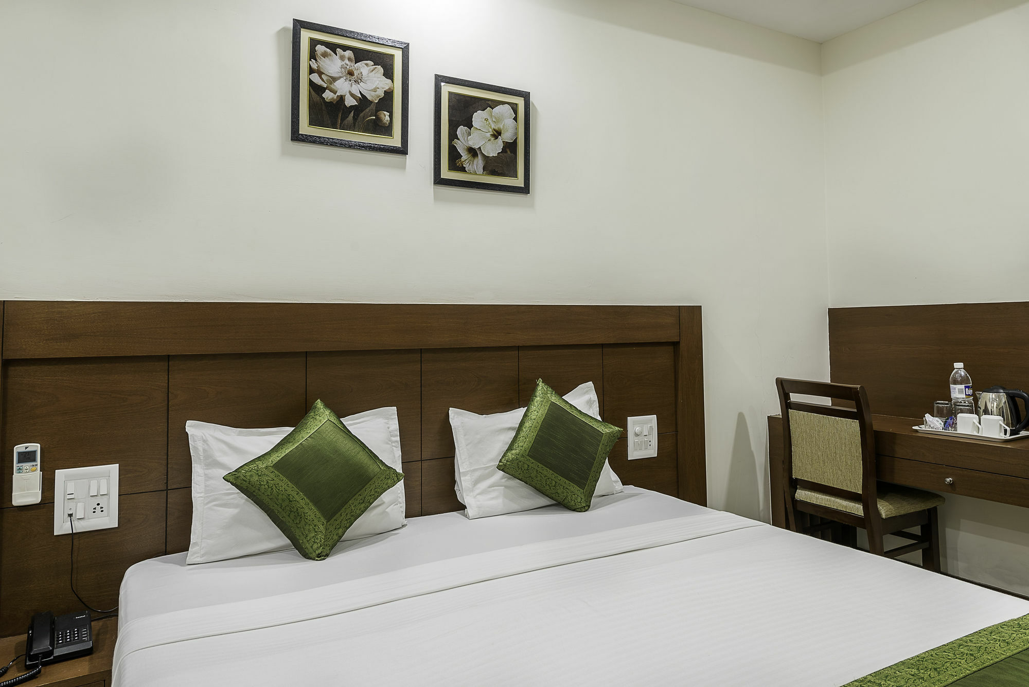 Treebo Trend Hotel Jp Plaza Nampally Гайдарабад Екстер'єр фото
