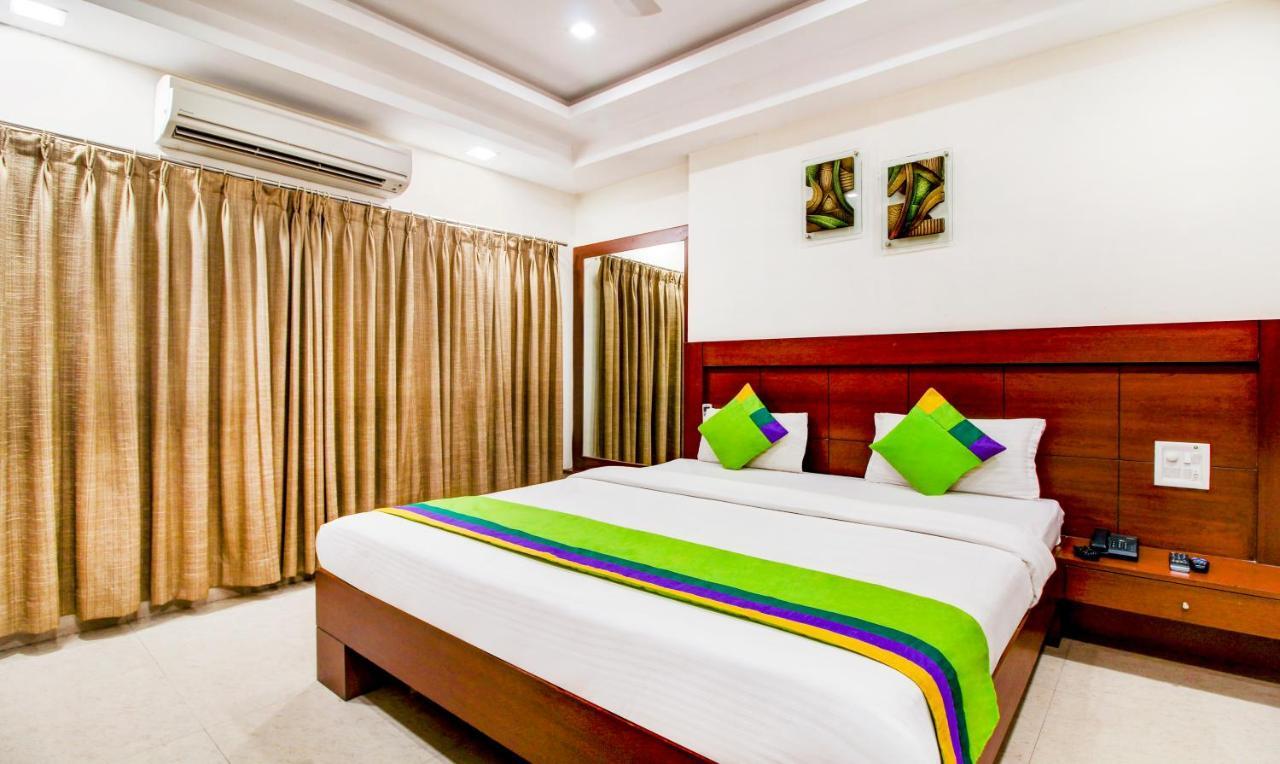Treebo Trend Hotel Jp Plaza Nampally Гайдарабад Екстер'єр фото