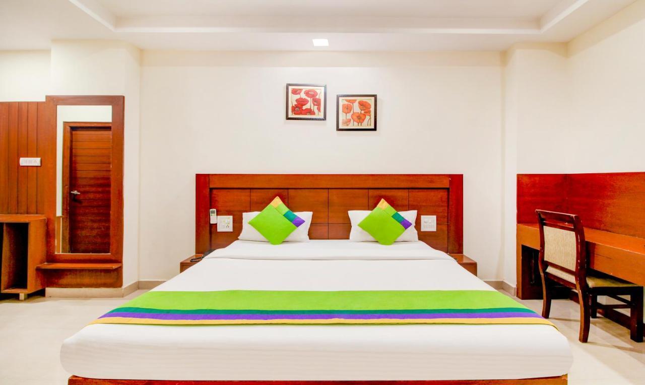 Treebo Trend Hotel Jp Plaza Nampally Гайдарабад Екстер'єр фото